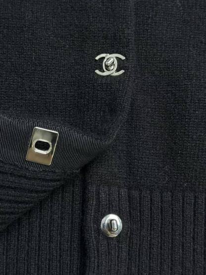 LEW Exquisite button knit cardigan