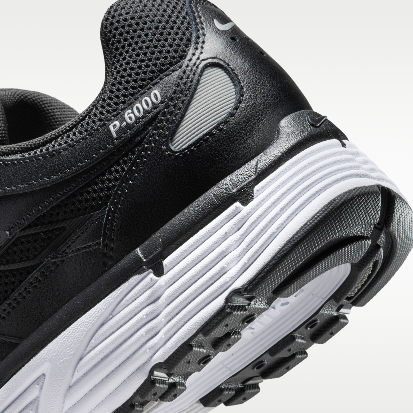 Nike P-6000 - Μαύρο/Λευκό/Metallic Silver/Μαύρο - 8