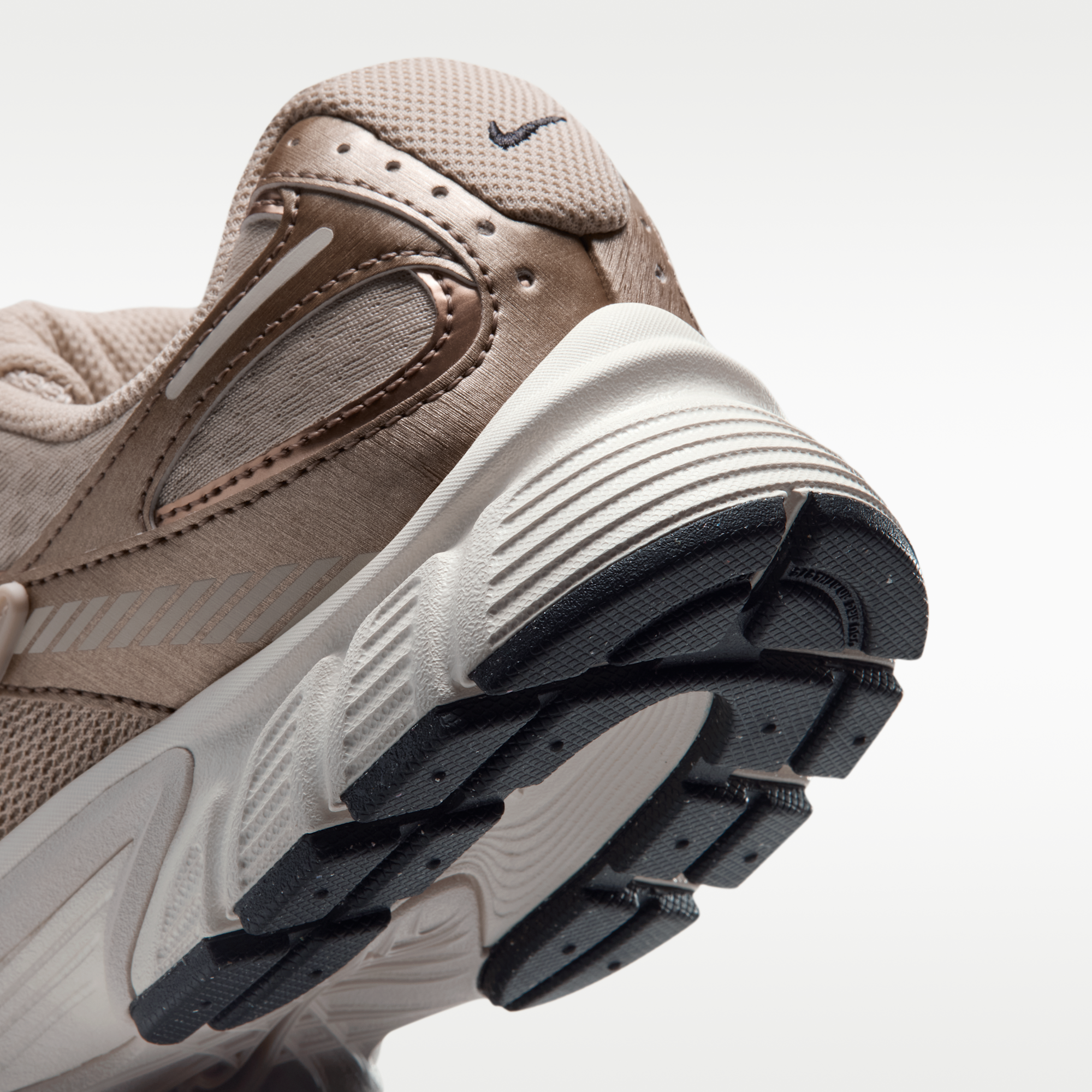 Nike V5 RNR Premium - Sanddrift/Blur/Light Orewood Brown/Off Noir - 8