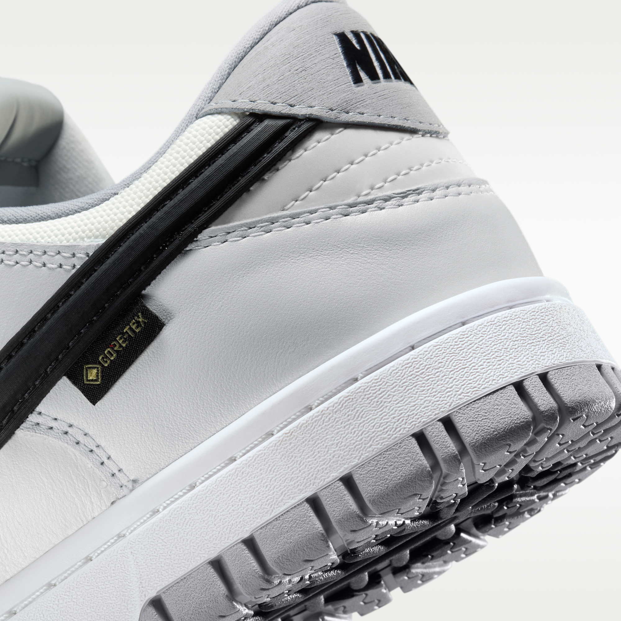Nike Dunk Low GORE-TEX - Summit White/Off White/Light Smoke Grey/Μαύρο - 8