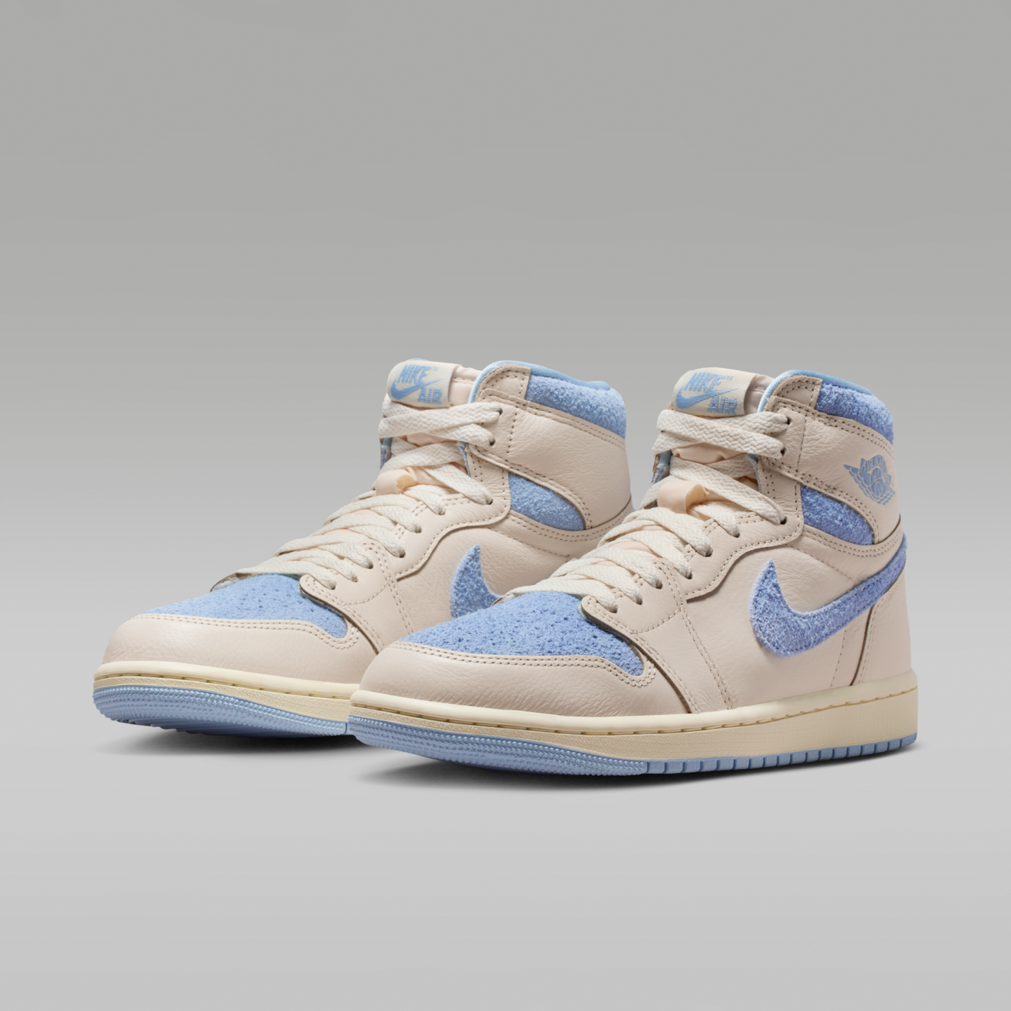 Air Jordan 1 Retro High OG - Pale Ivory/Coconut Milk/Psychic Blue - 5