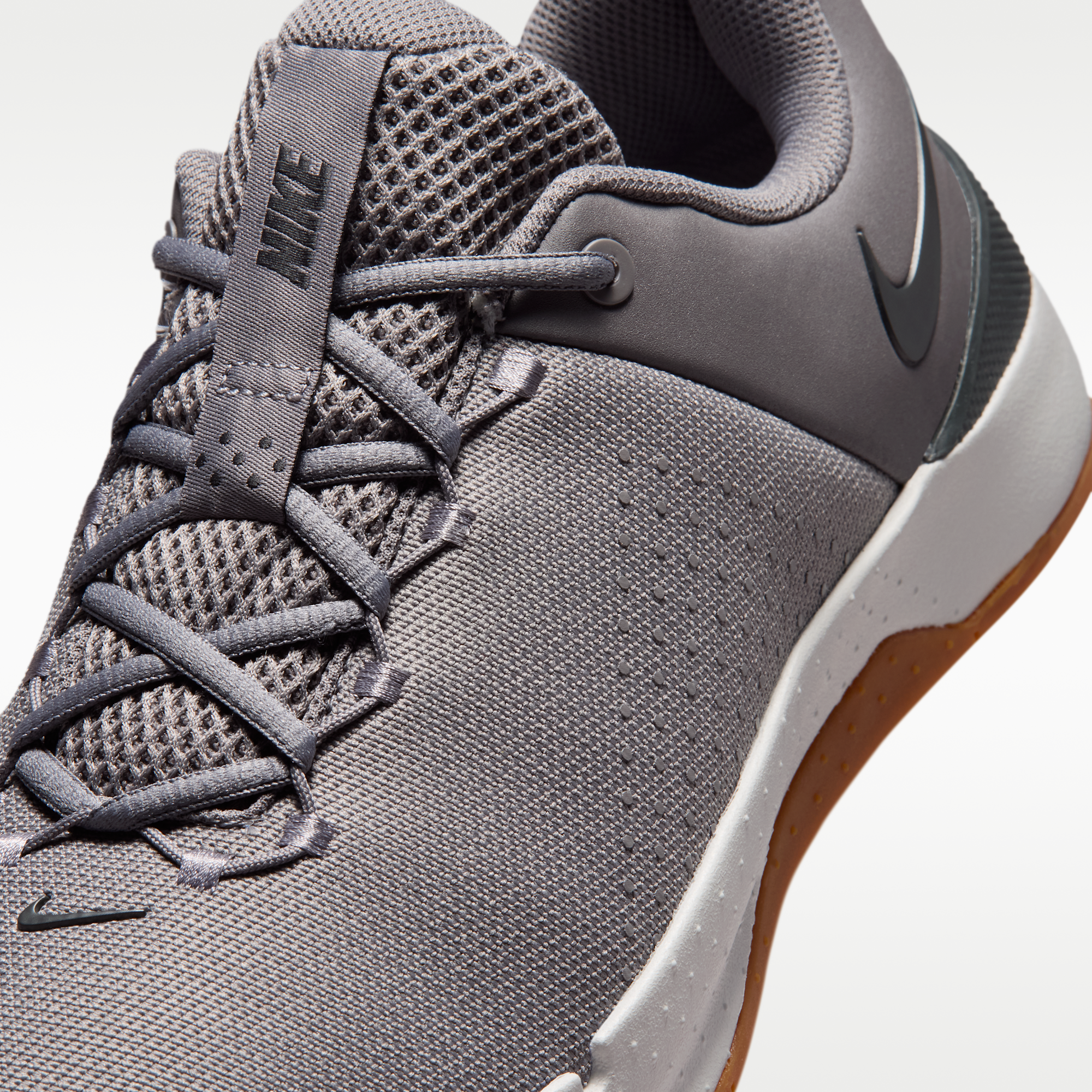 Nike MC Trainer 4 - Pencil Point/Photon Dust/Gum Medium Brown/Dark Smoke Grey - 7