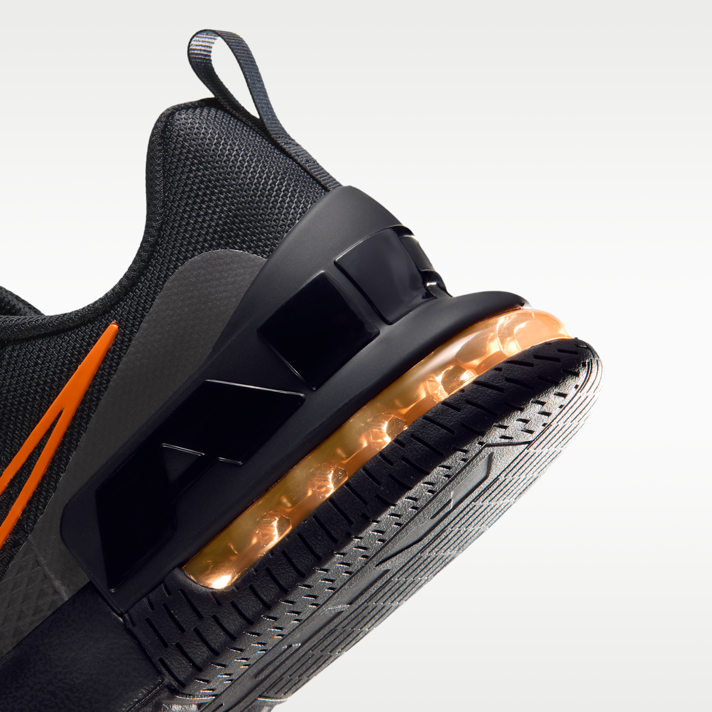Nike Air Max Alpha Trainer 6 - Off Noir/Medium Ash/Cream II/Total Orange - 8