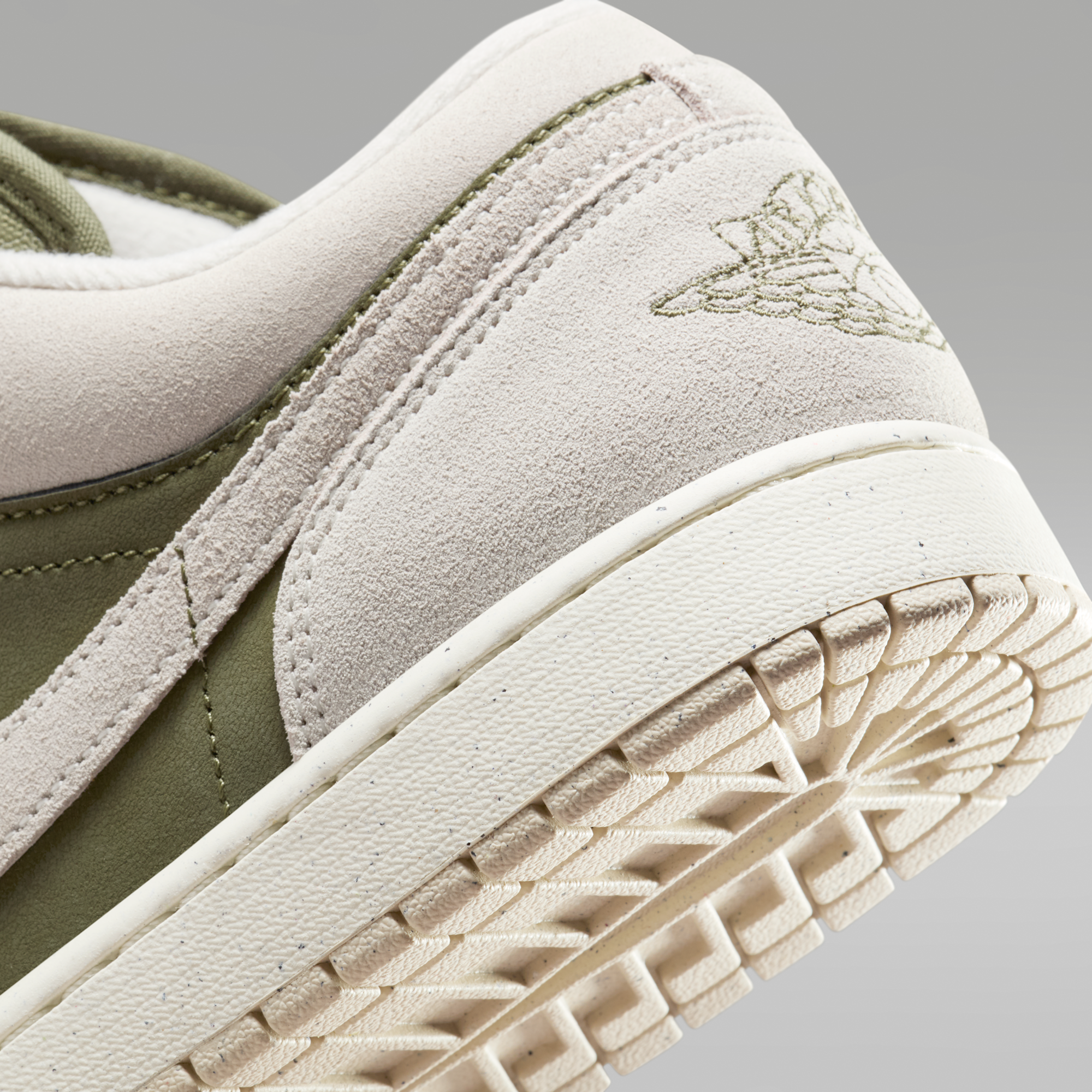 Air Jordan 1 Low SE - Medium Olive/Sail/Light Orewood Brown - 8