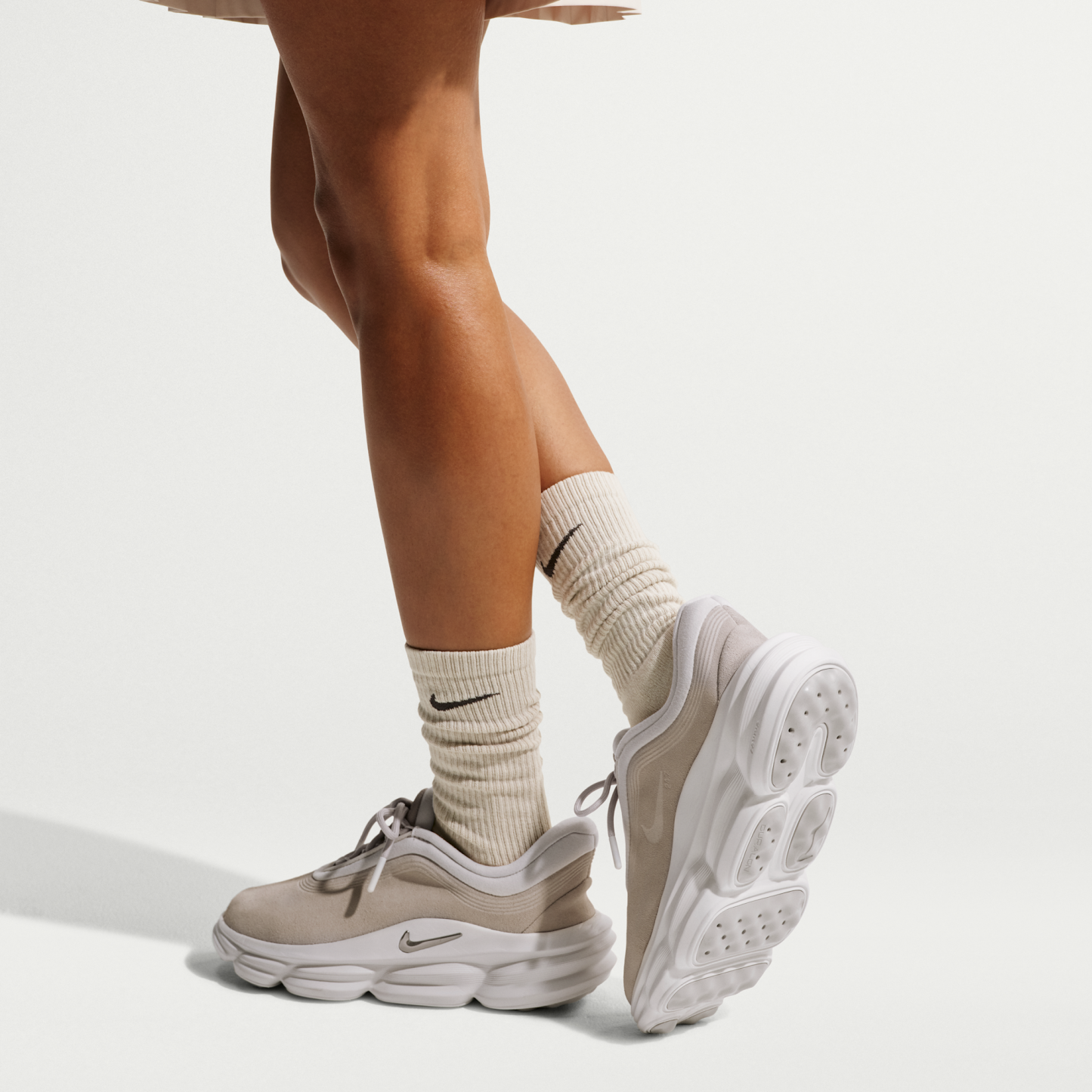 Nike 24.7 - Cream II/Phantom/Sail/Light Orewood Brown - 9