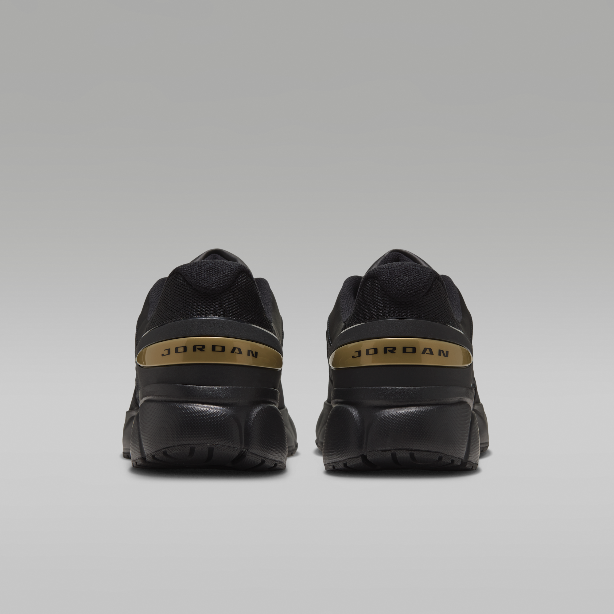 Jordan Trunner Flow - Μαύρο/Metallic Gold/Dark Smoke Grey - 6