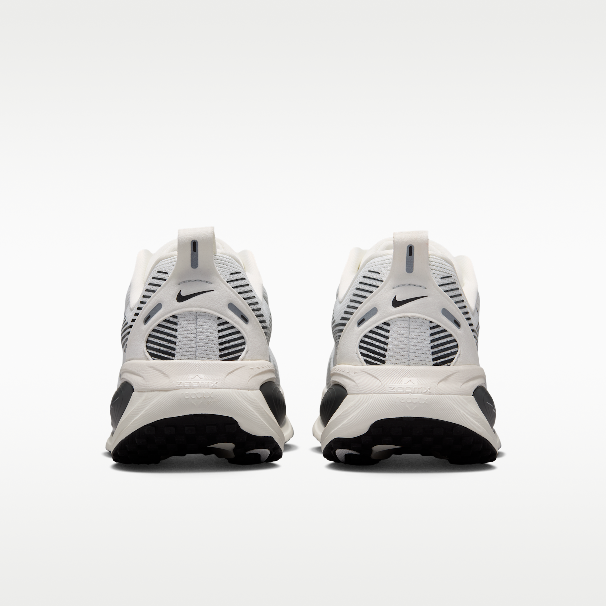 Nike Vomero 18 - Summit White/Sail/Photon Dust/Metallic Silver - 6