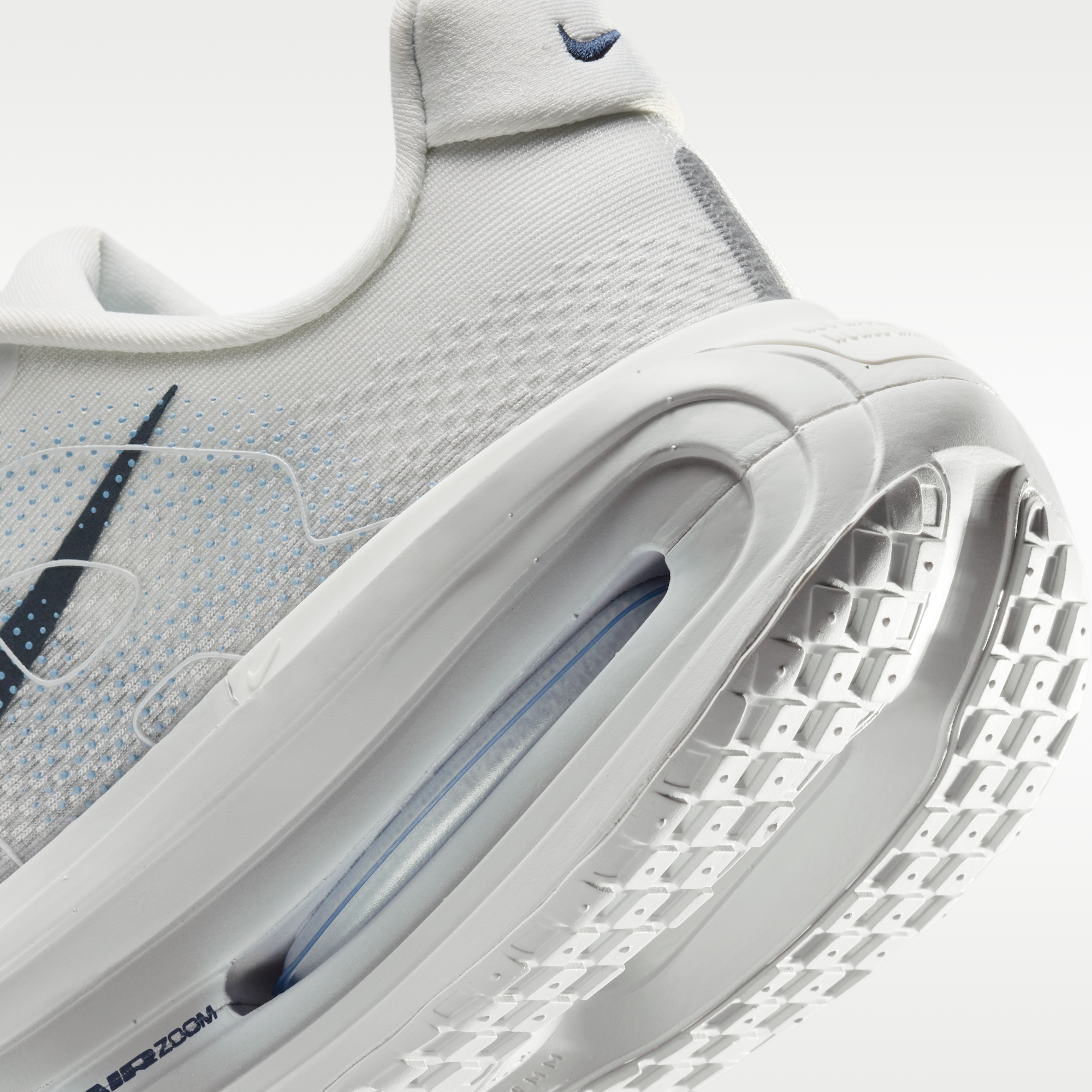 Nike Vomero Premium - Off White/Grey Fog/Wolf Grey/Dark Obsidian - 8