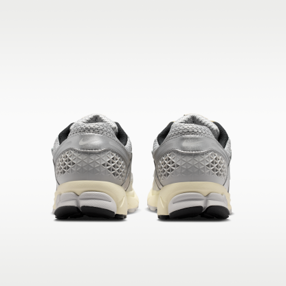 Nike Zoom Vomero 5 - Grey Fog/Metallic Silver/Coconut Milk/Chrome - 6