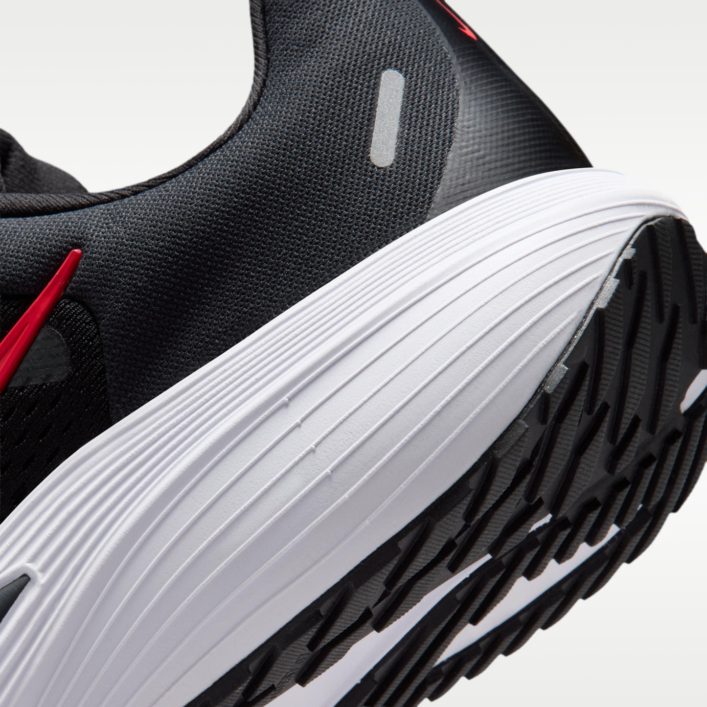 Nike Quest 7 - Μαύρο/Λευκό/Anthracite/Red Orbit - 8
