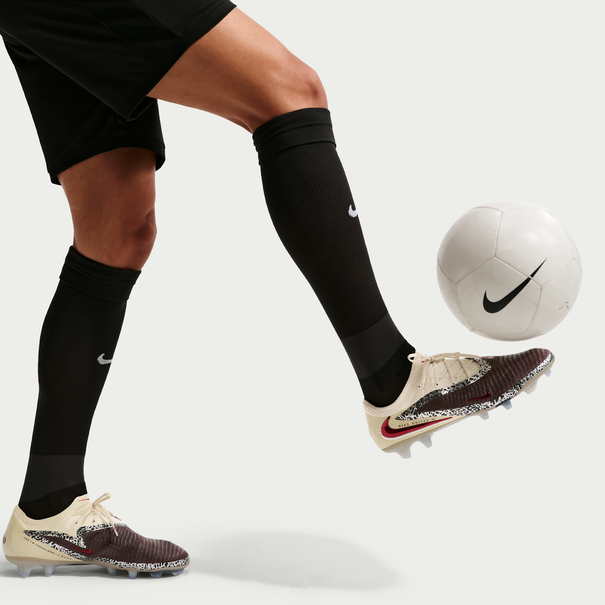 Nike United Phantom 6 Low Elite - Burgundy Crush/Fossil/University Red - 11