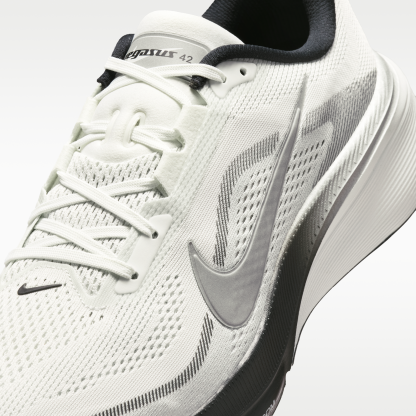 Nike Pegasus 42 - Summit White/Photon Dust/Μαύρο/Metallic Silver - 7