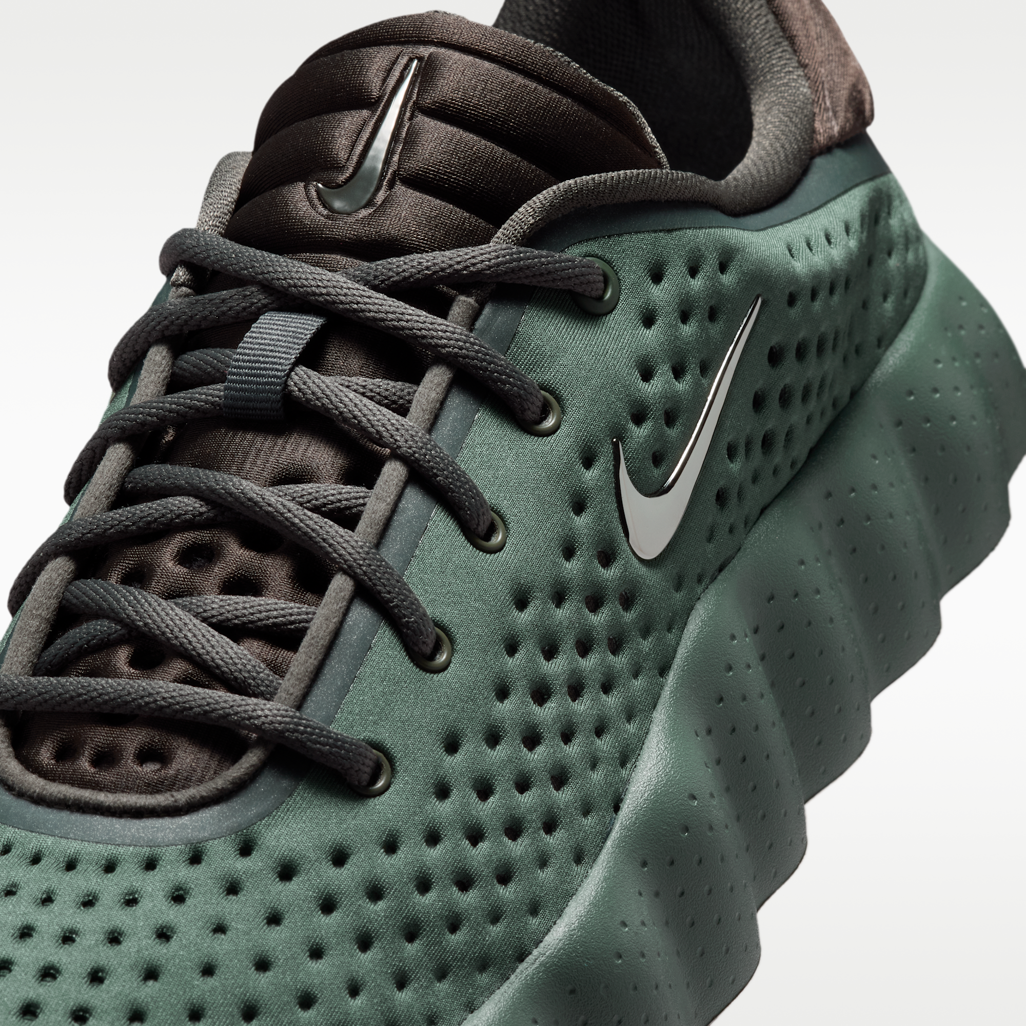 Nike Mind 002 - Camo Green/Newsprint/Phantom - 8