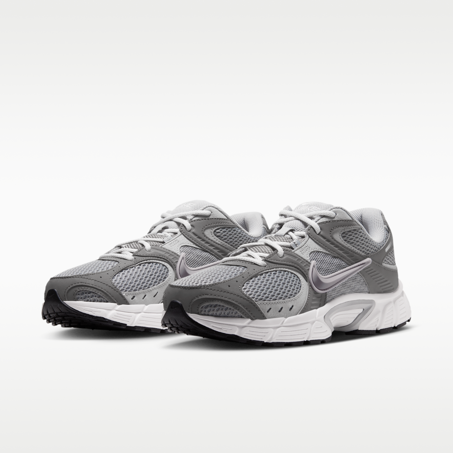 Nike V5 RNR - Particle Grey/Flat Pewter/Platinum Tint/Light Smoke Grey - 5