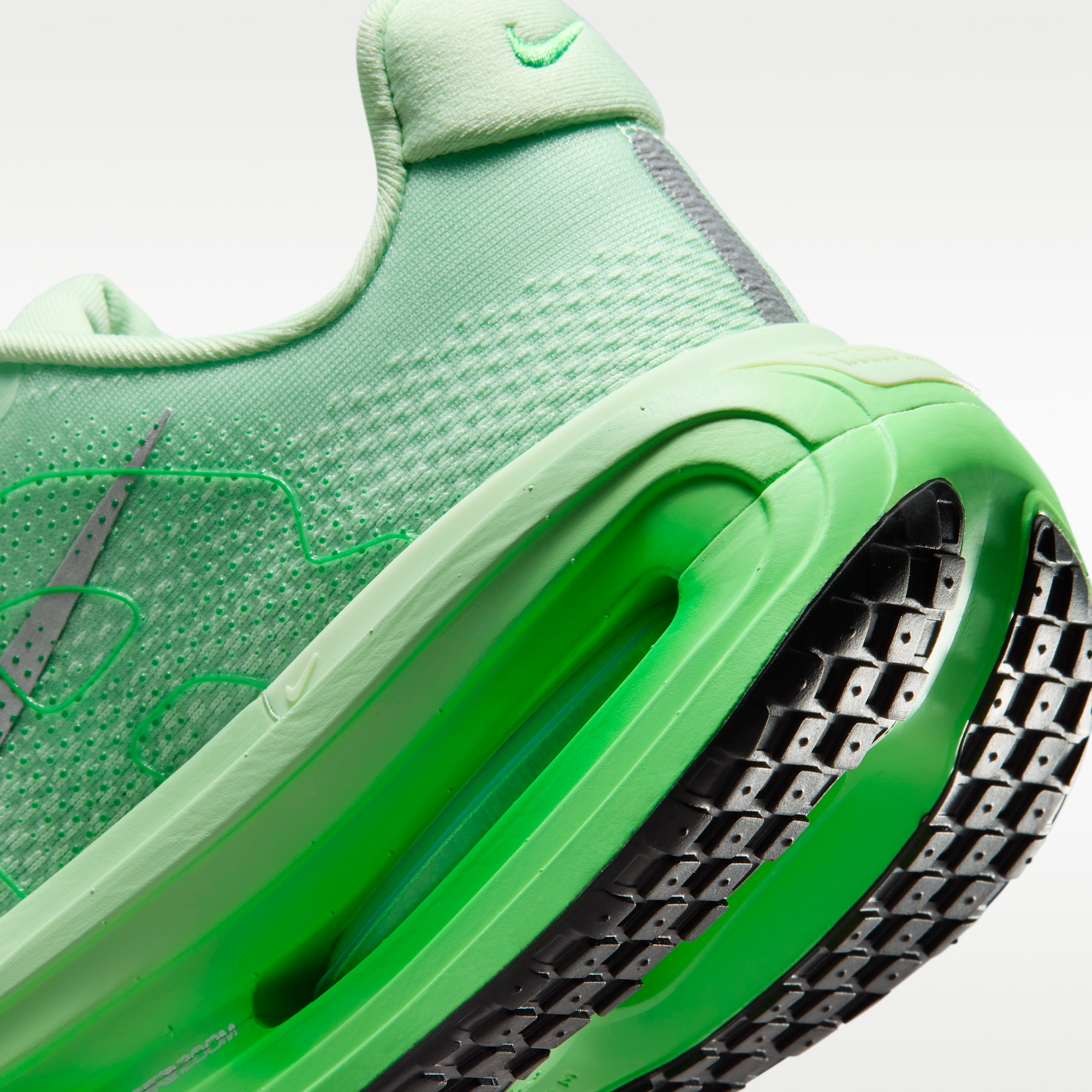 Nike Vomero Premium - Cucumber Calm/Illusion Green/Green Spark/Metallic Silver - 8