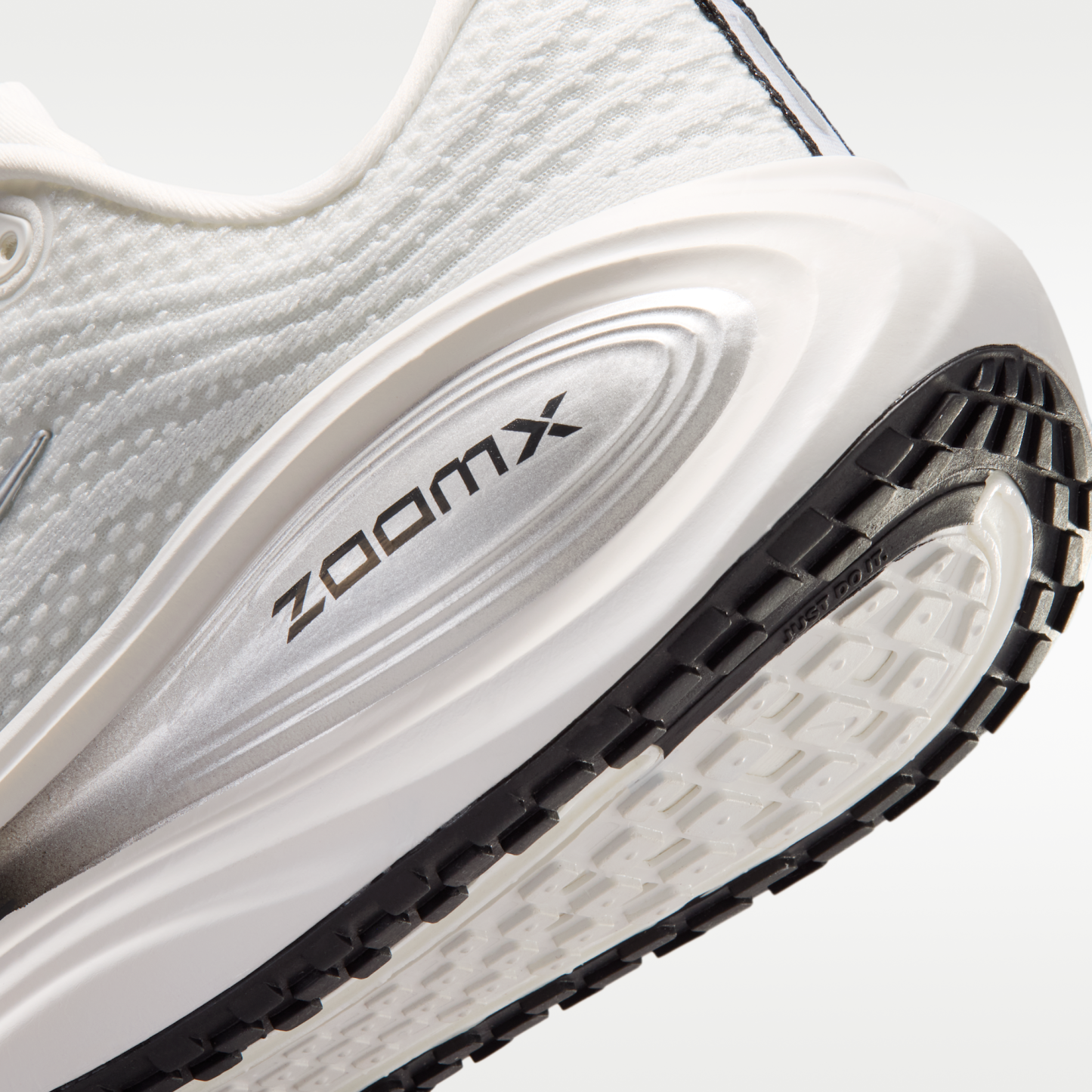Nike Vomero Plus - Summit White/Sail/Anthracite/Metallic Silver - 8