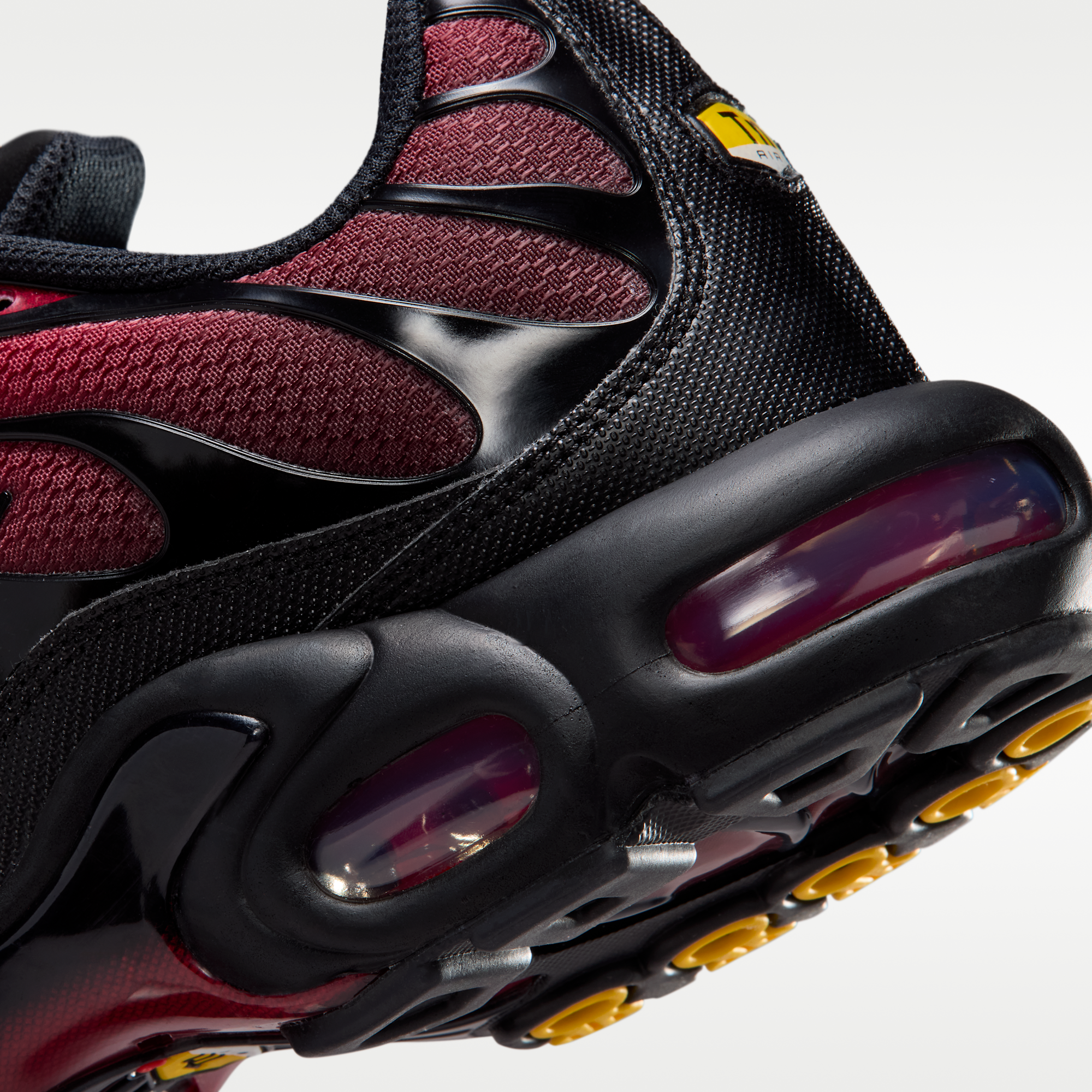 Nike Air Max Plus - Tough Red/Μαύρο/Mystic Dates/Grey Fog - 8