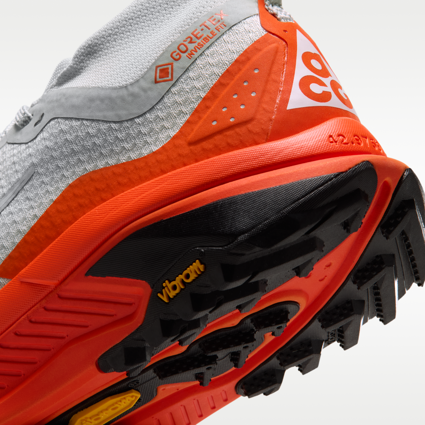 ACG Zegama Trail GORE-TEX - Light Silver/Safety Orange/Μαύρο/Summit White - 9