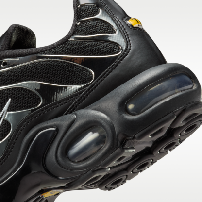 Nike Air Max Plus SE - Μαύρο/Metallic Silver/Laser Crimson/Off Noir - 7