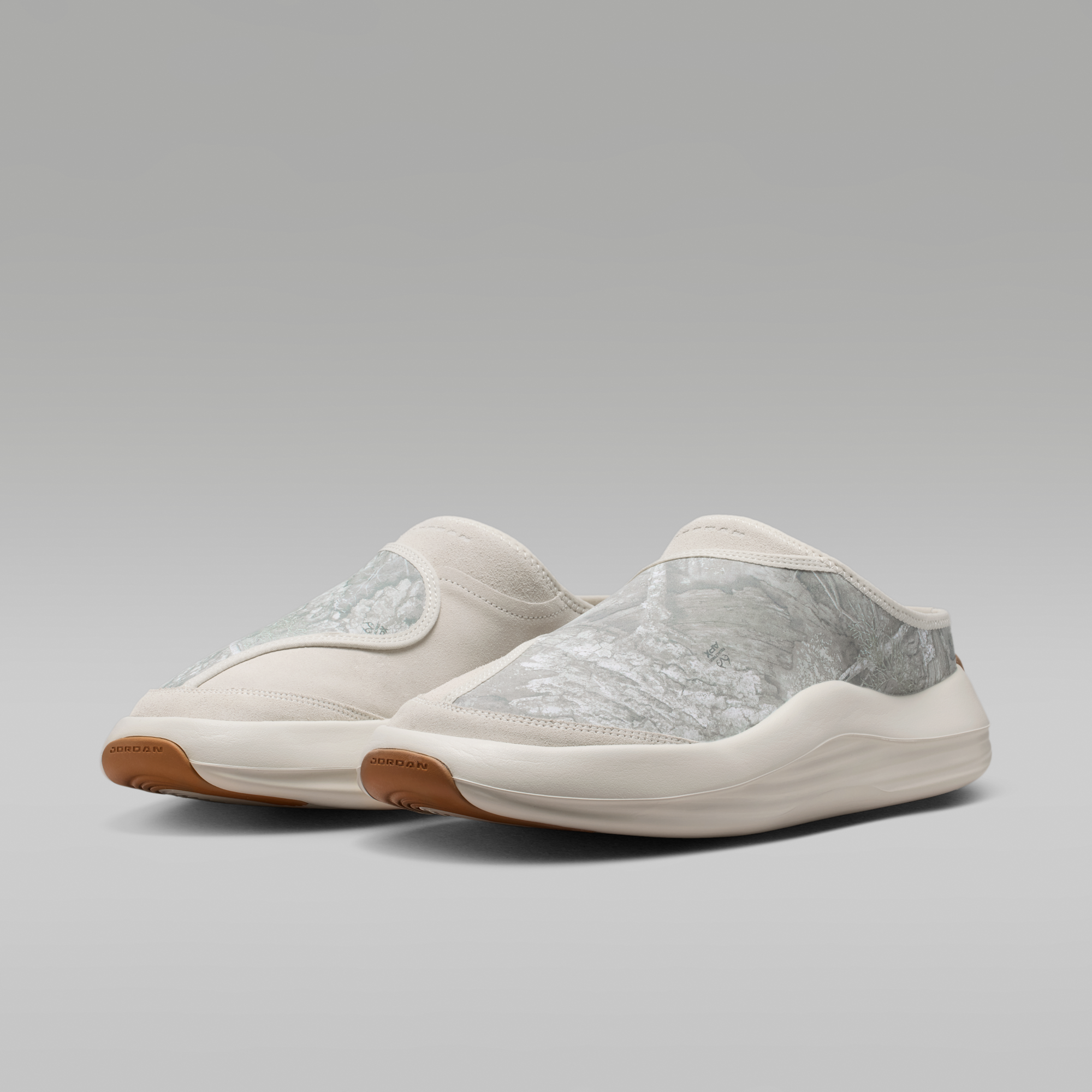 Jordan Future - Light Orewood Brown/Gum Medium Brown/Bright Citron - 5