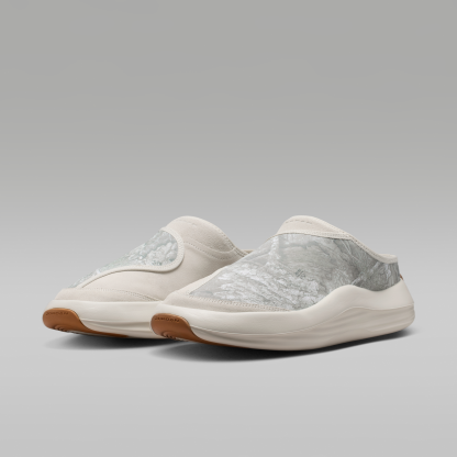 Jordan Future - Light Orewood Brown/Gum Medium Brown/Bright Citron - 5