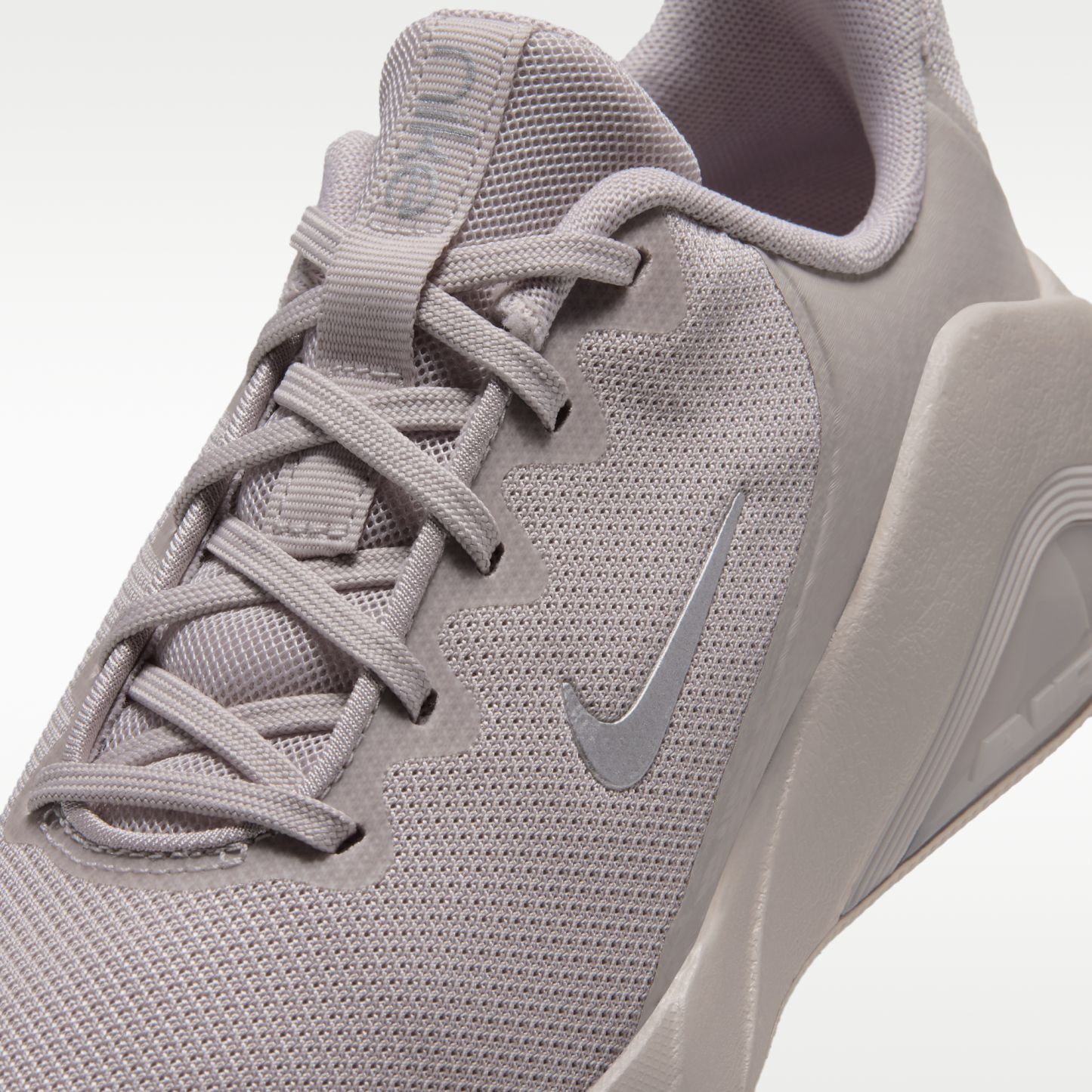 Nike Bella 7 - Platinum Violet/Metallic Silver - 7