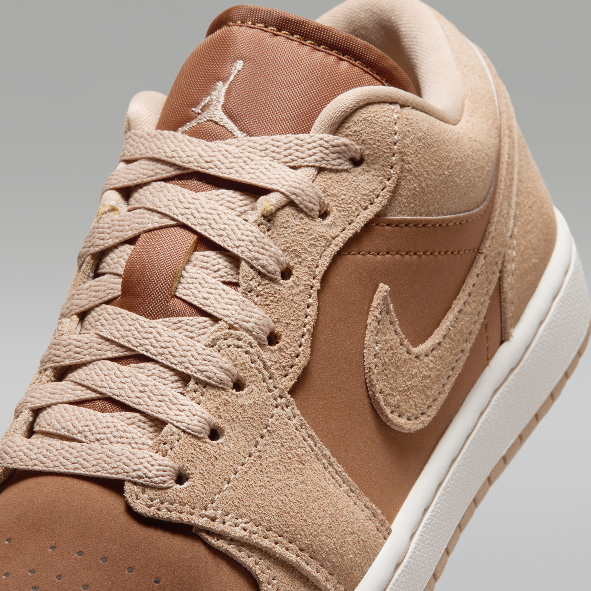 Air Jordan 1 Low - Legend Medium Brown/Chalk/Light British Tan - 7