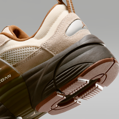 Jordan Trunner O/S - Soft Pearl/Shadow Brown/Reflective Silver/Light British Tan - 8