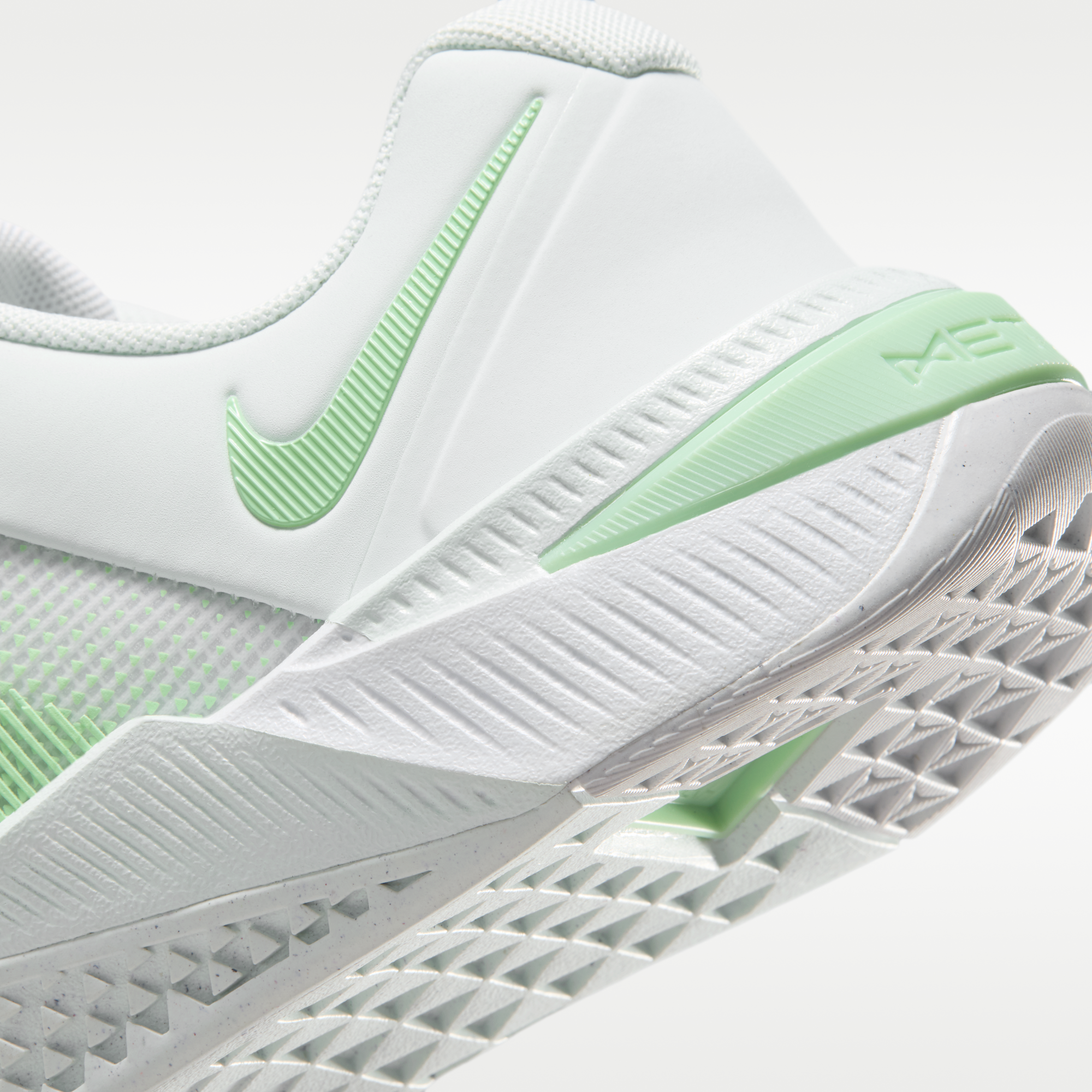 Nike Metcon 10 - Off White/Barely Green/Cucumber Calm - 8