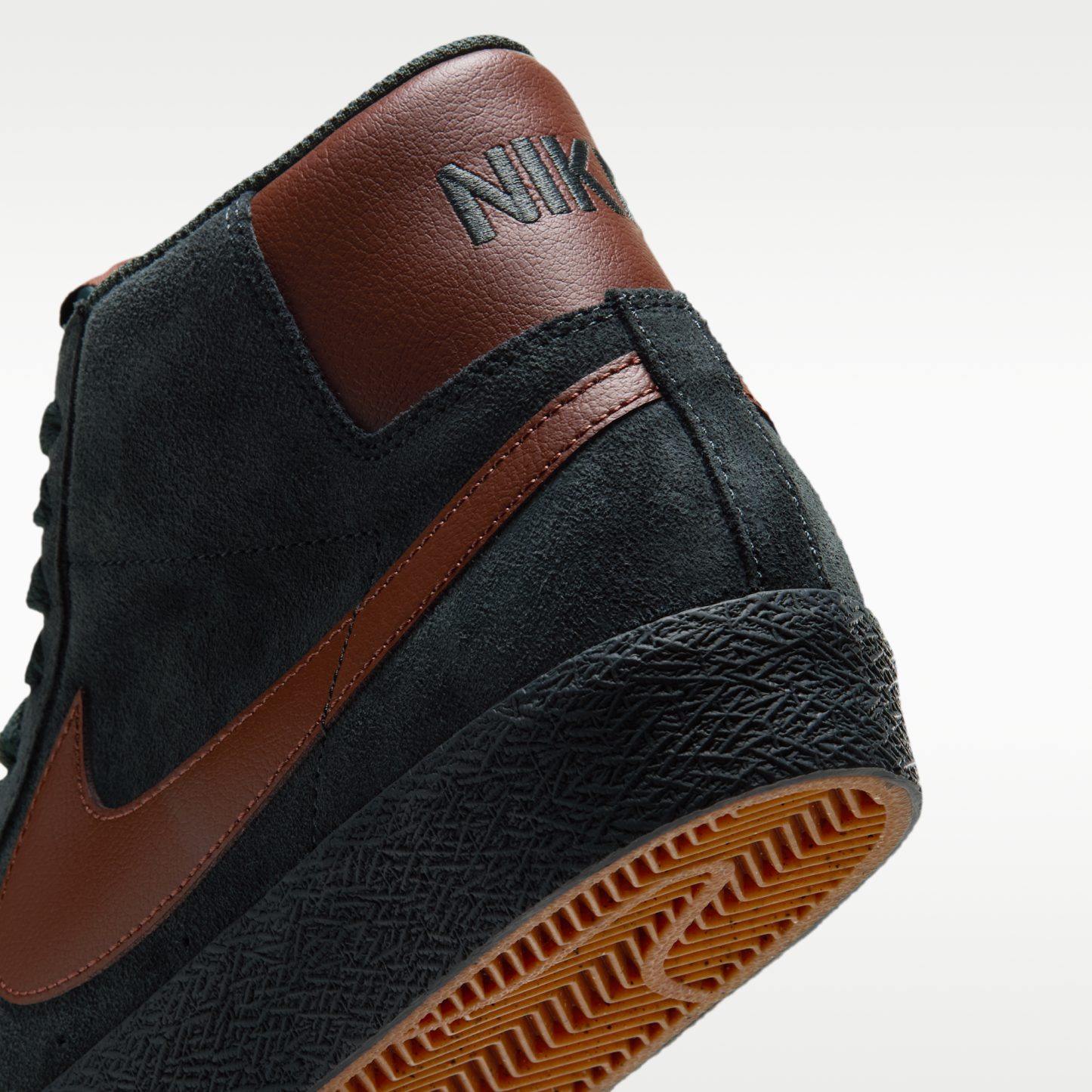 Nike SB Zoom Blazer Mid - Black Spruce/Black Spruce/Gum Medium Brown/Corduroy Brown - 8