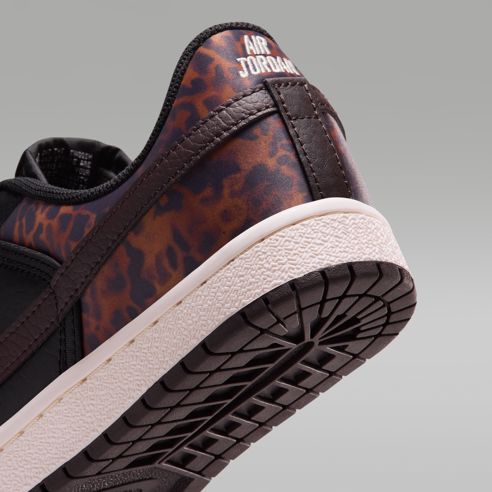 Air Jordan Skyline Low - Μαύρο/Chalk/Velvet Brown - 8