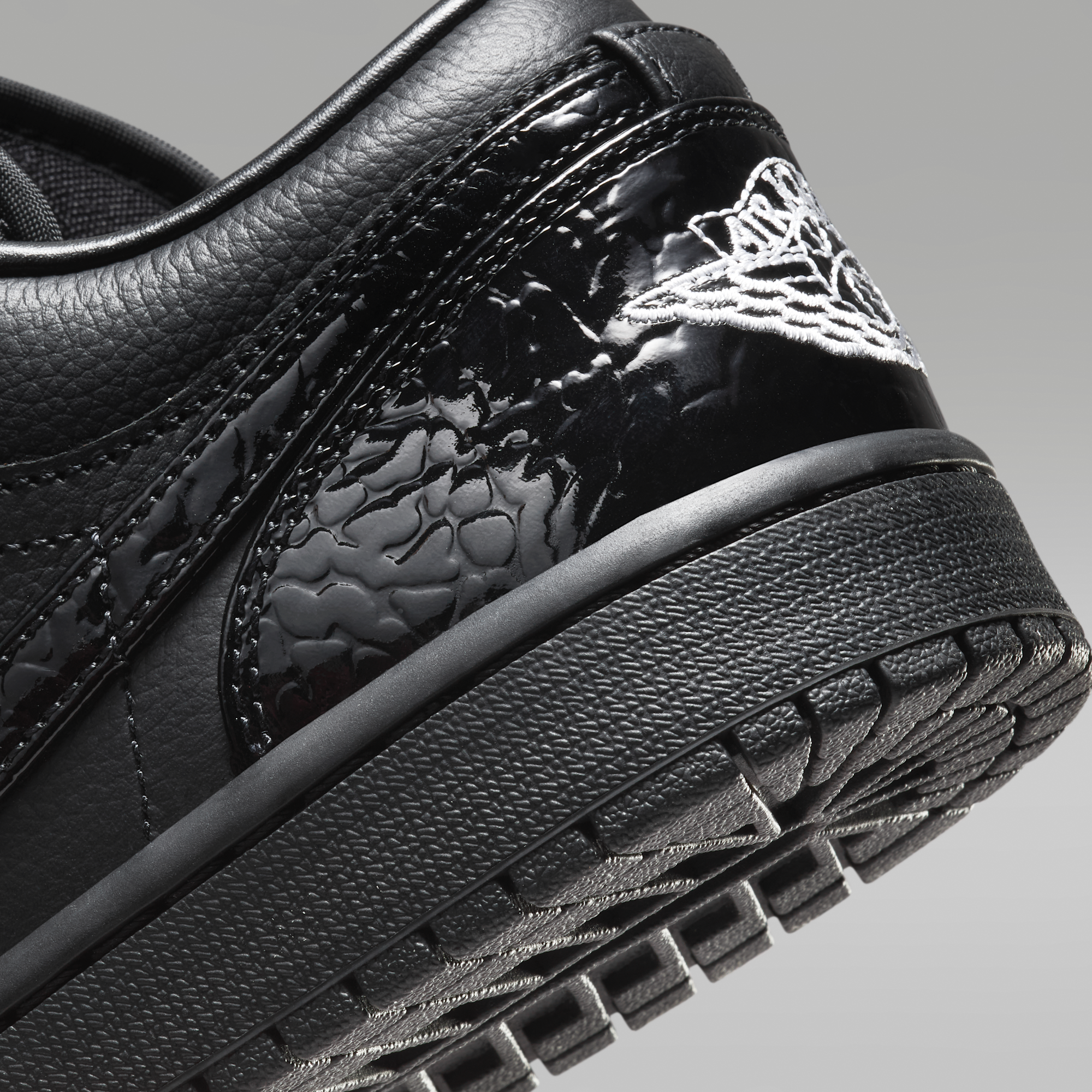 Air Jordan 1 Low SE - Μαύρο/Λευκό/Metallic Silver/Μαύρο - 8