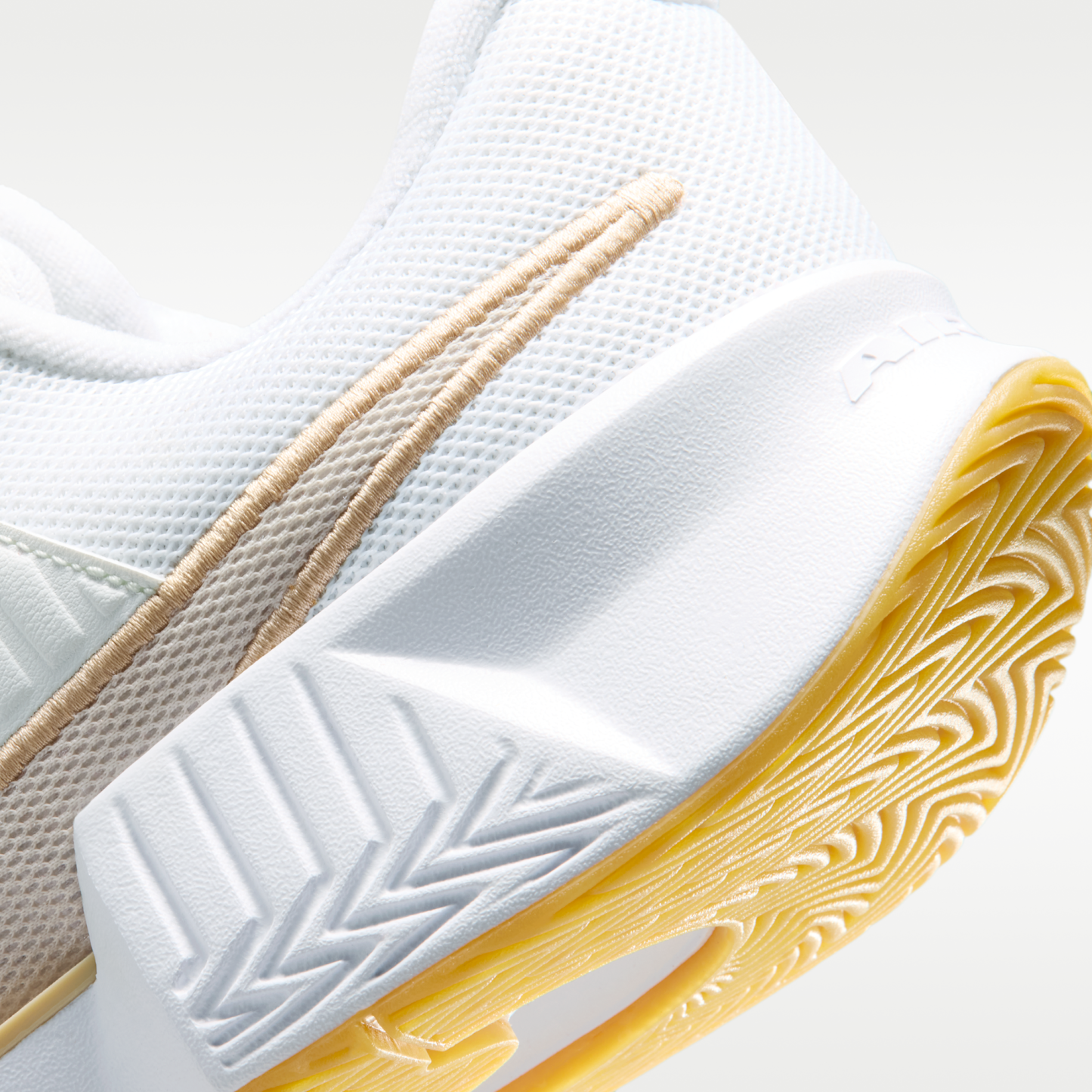 Nike GP Challenge 1.5 PRM - Λευκό/Summit White/Linen/Light Orewood Brown - 8