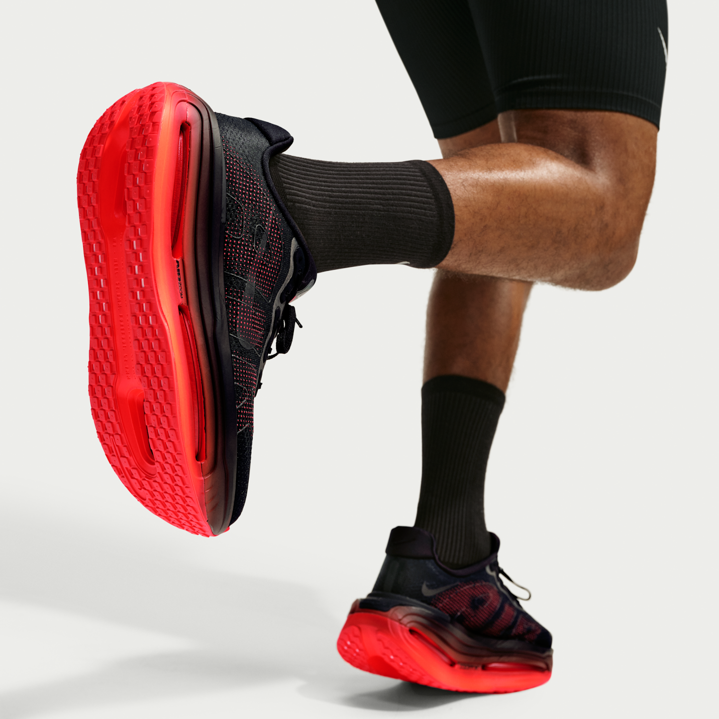 Nike Vomero Premium - Μαύρο/Bright Crimson/Μαύρο - 9