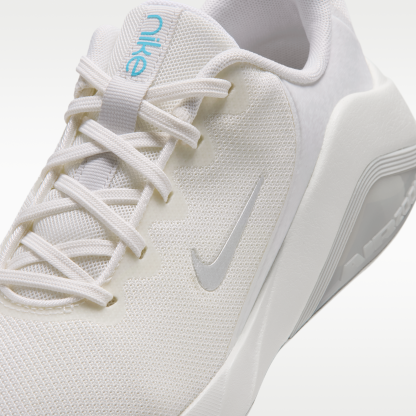 Nike Bella 7 - Sail/Photon Dust/Baltic Blue/Metallic Silver - 7