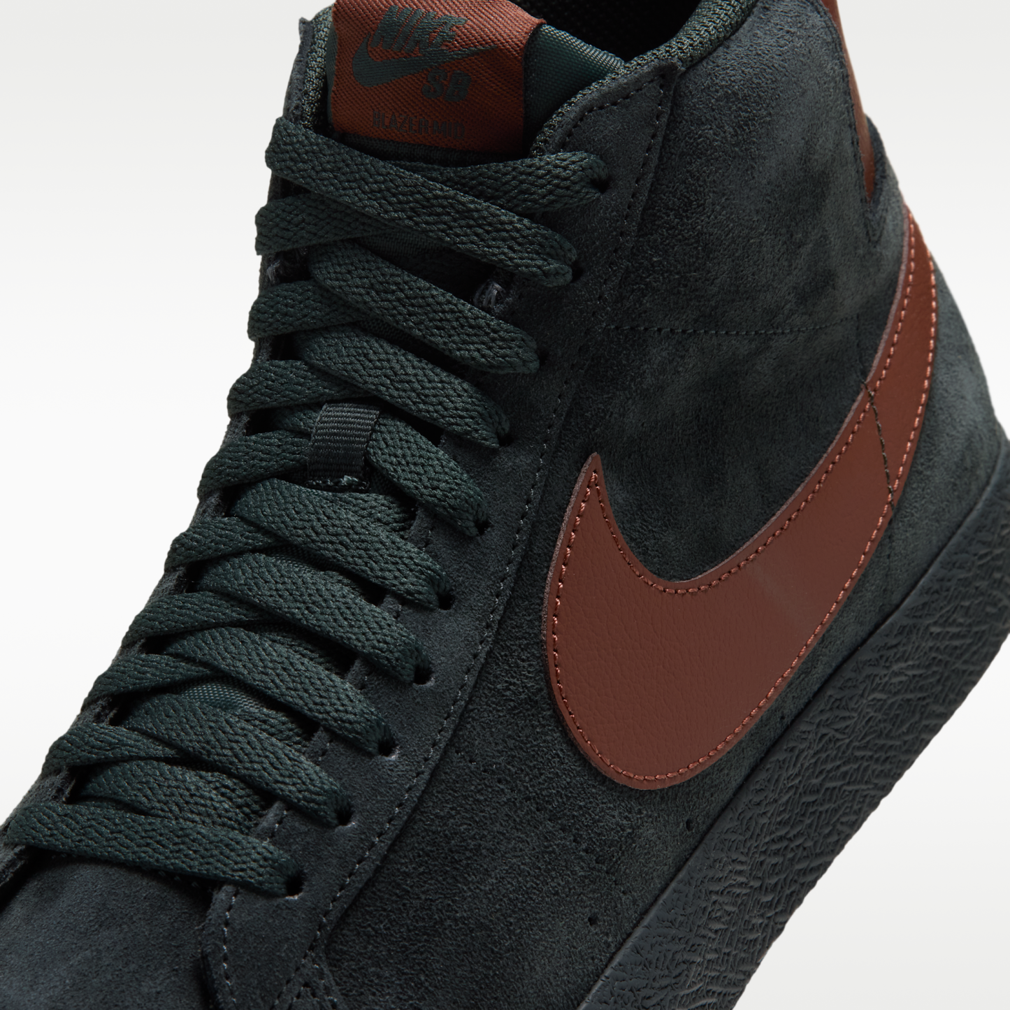 Nike SB Zoom Blazer Mid - Black Spruce/Black Spruce/Gum Medium Brown/Corduroy Brown - 7