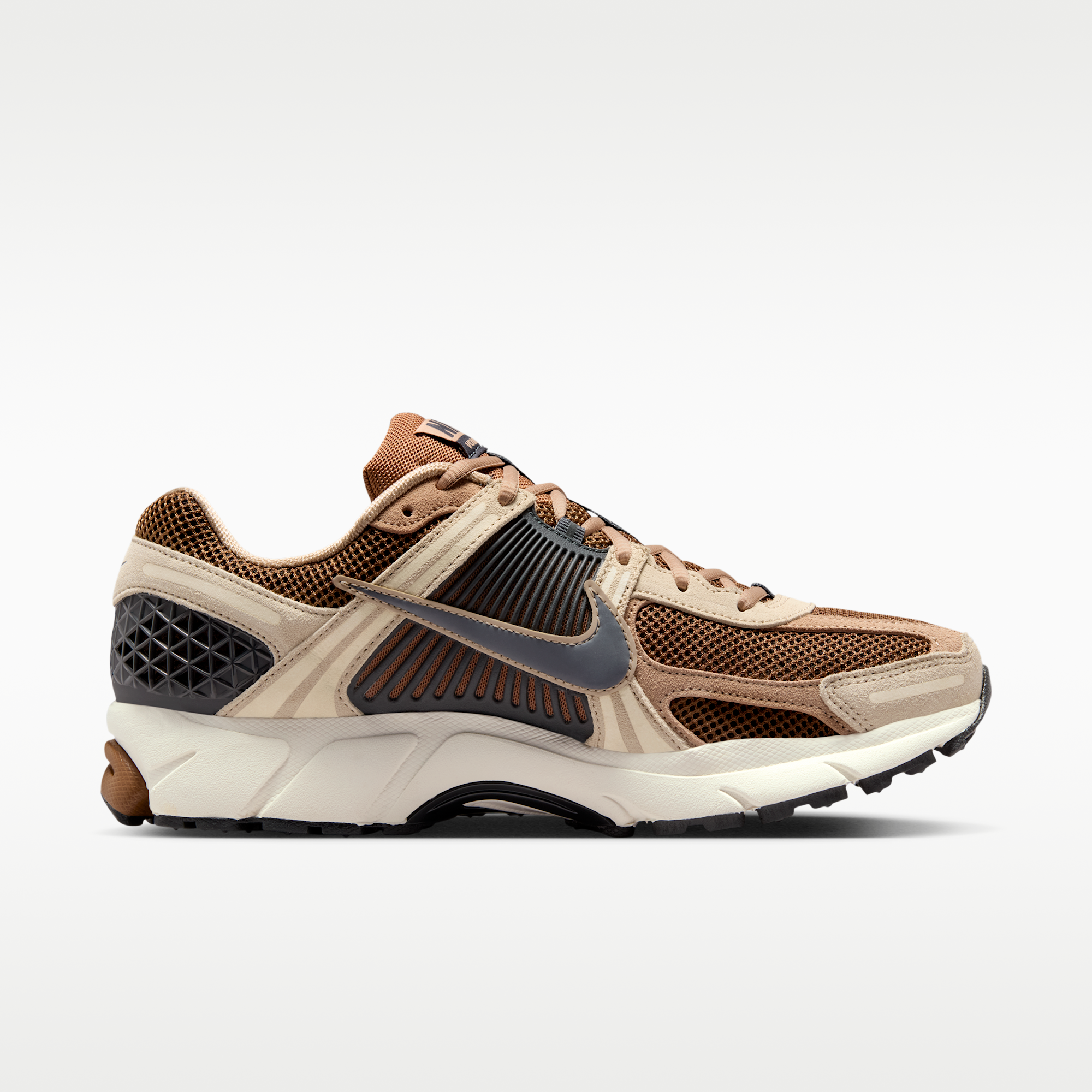 Nike Zoom Vomero 5 - Light British Tan/British Khaki/Linen/Dark Smoke Grey - 3