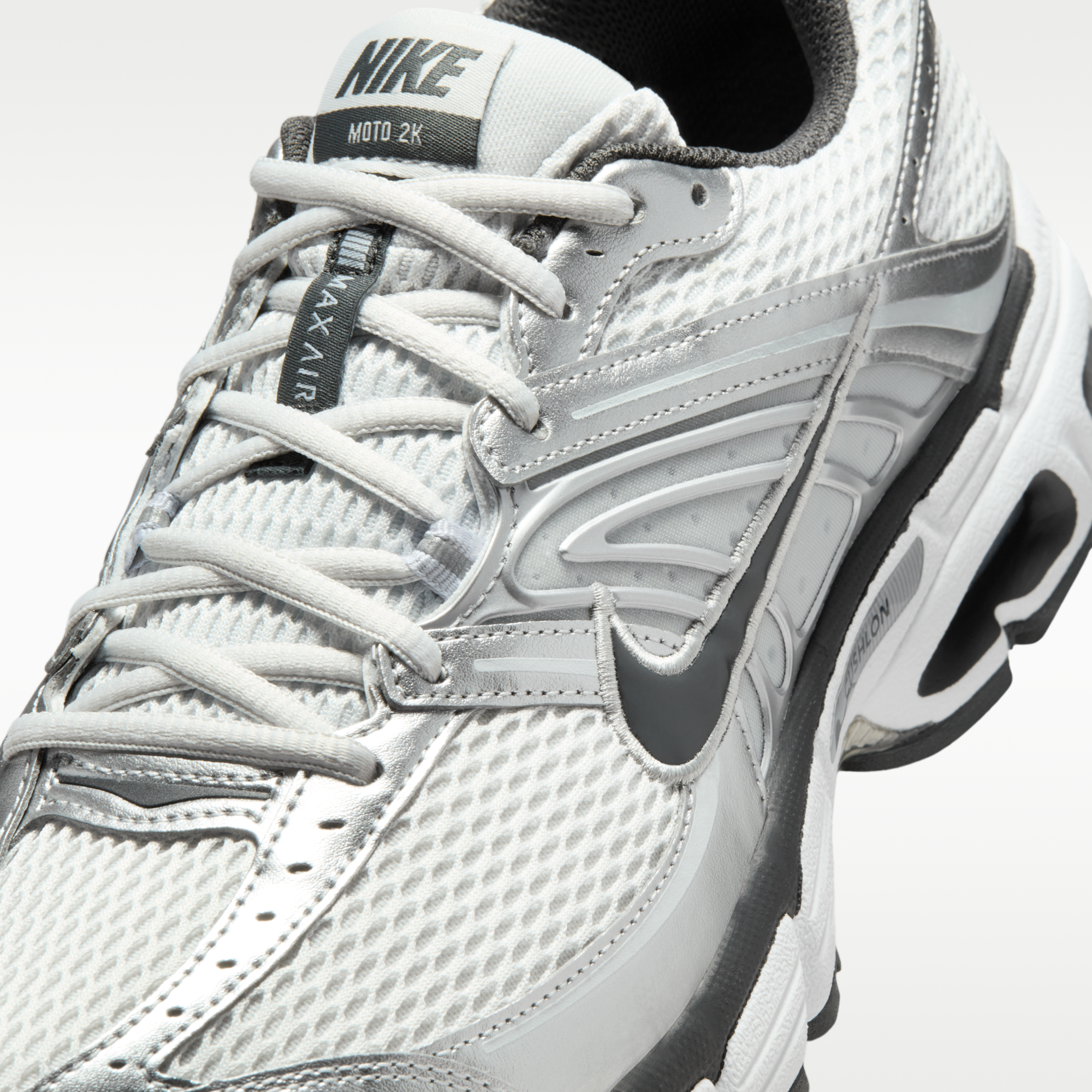 Nike Air Max Moto 2K - Photon Dust/Metallic Silver/Light Smoke Grey/Anthracite - 7