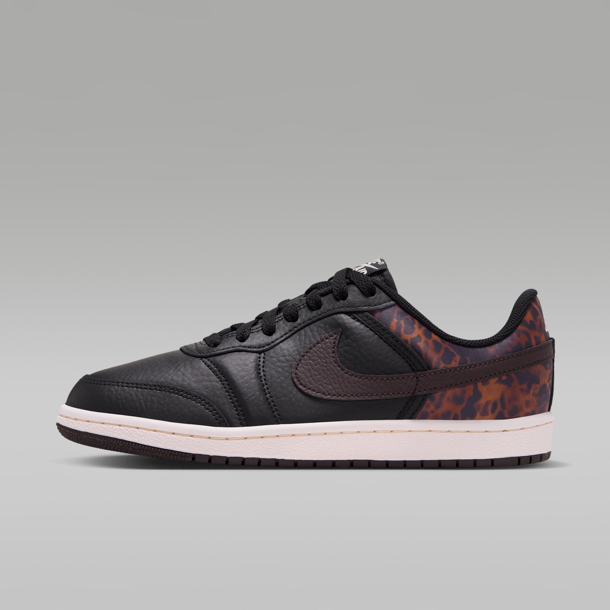 Air Jordan Skyline Low - Μαύρο/Chalk/Velvet Brown - 1