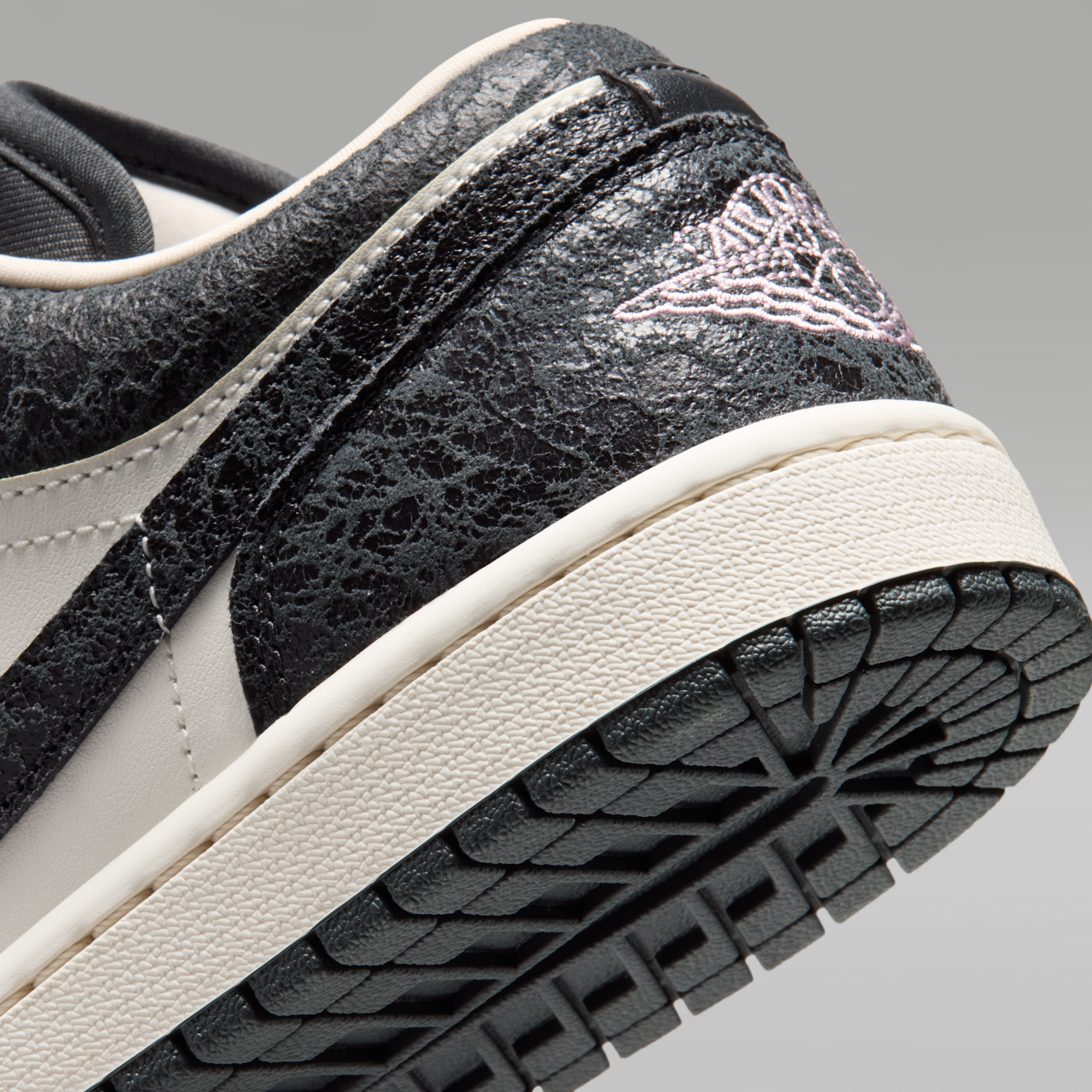 Air Jordan 1 Low SE - Anthracite/Sail/Coconut Milk/Iced Carmine - 8