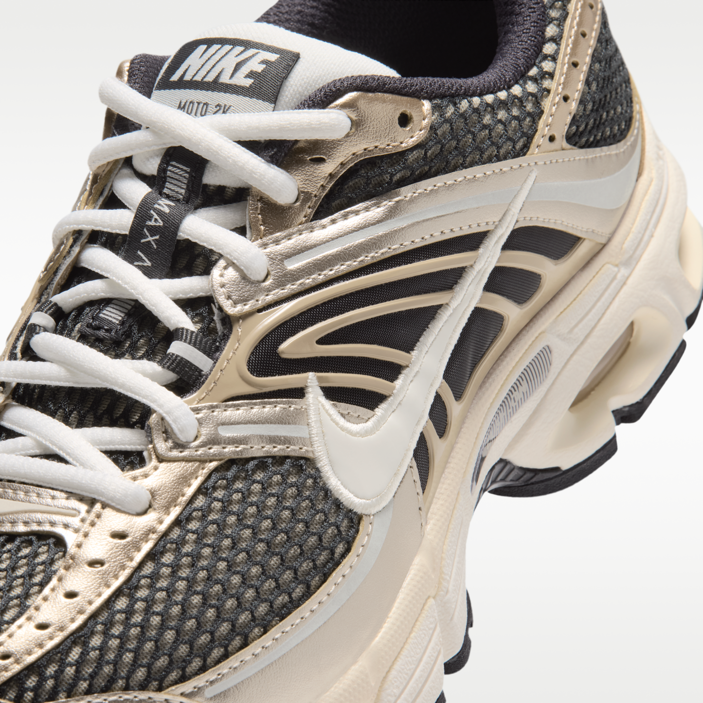 Nike Air Max Moto 2K - Sanddrift/Off Noir/Pale Ivory/Sail - 7