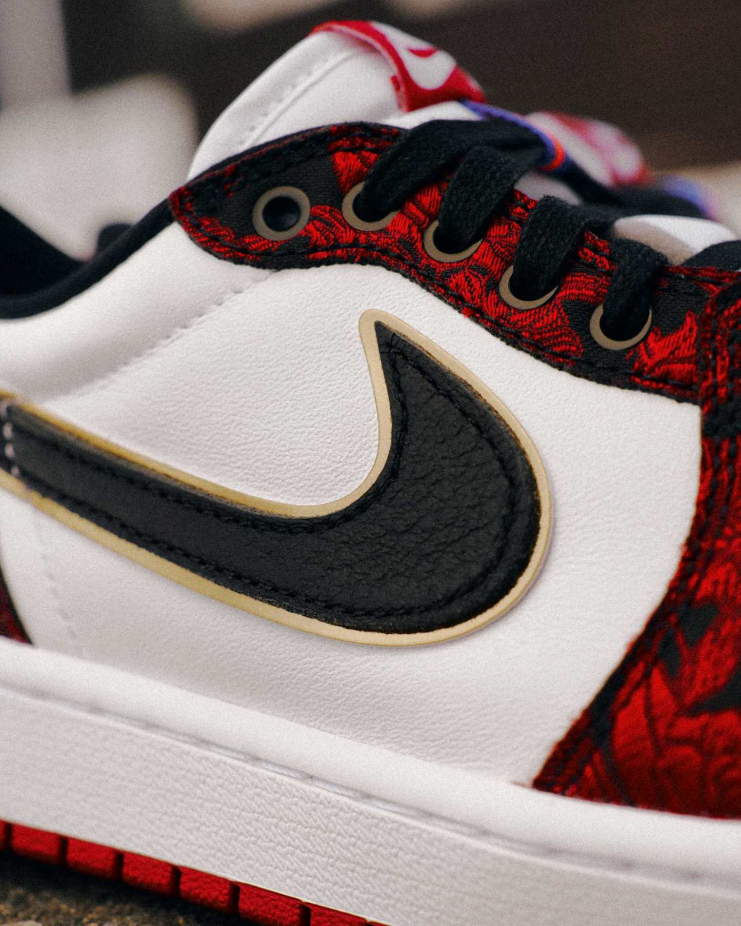 Air Jordan 1 Retro Low OG "Garden" - Μαύρο/Summit White/Laser Fuchsia/Varsity Red - 13
