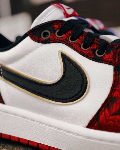 Air Jordan 1 Retro Low OG "Garden" - Μαύρο/Summit White/Laser Fuchsia/Varsity Red - 13