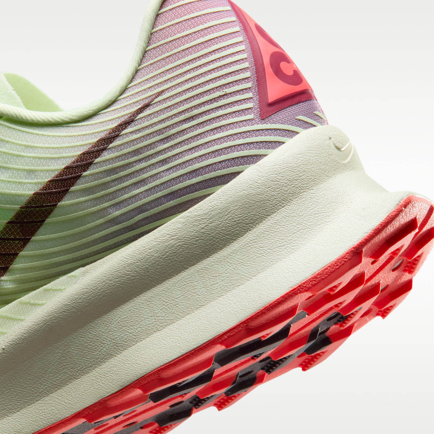 Nike ACG Ultrafly Trail - Volt Tint/Steam/Sea Glass/Burgundy Ash - 8