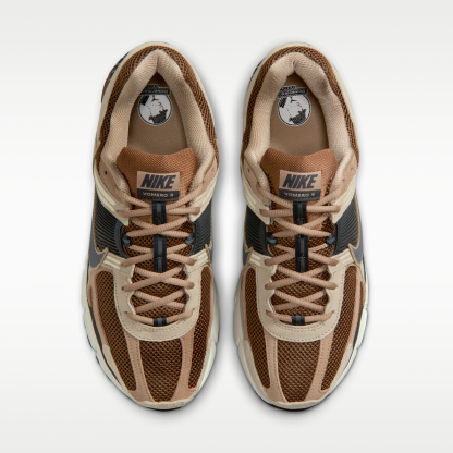 Nike Zoom Vomero 5 - Light British Tan/British Khaki/Linen/Dark Smoke Grey - 4