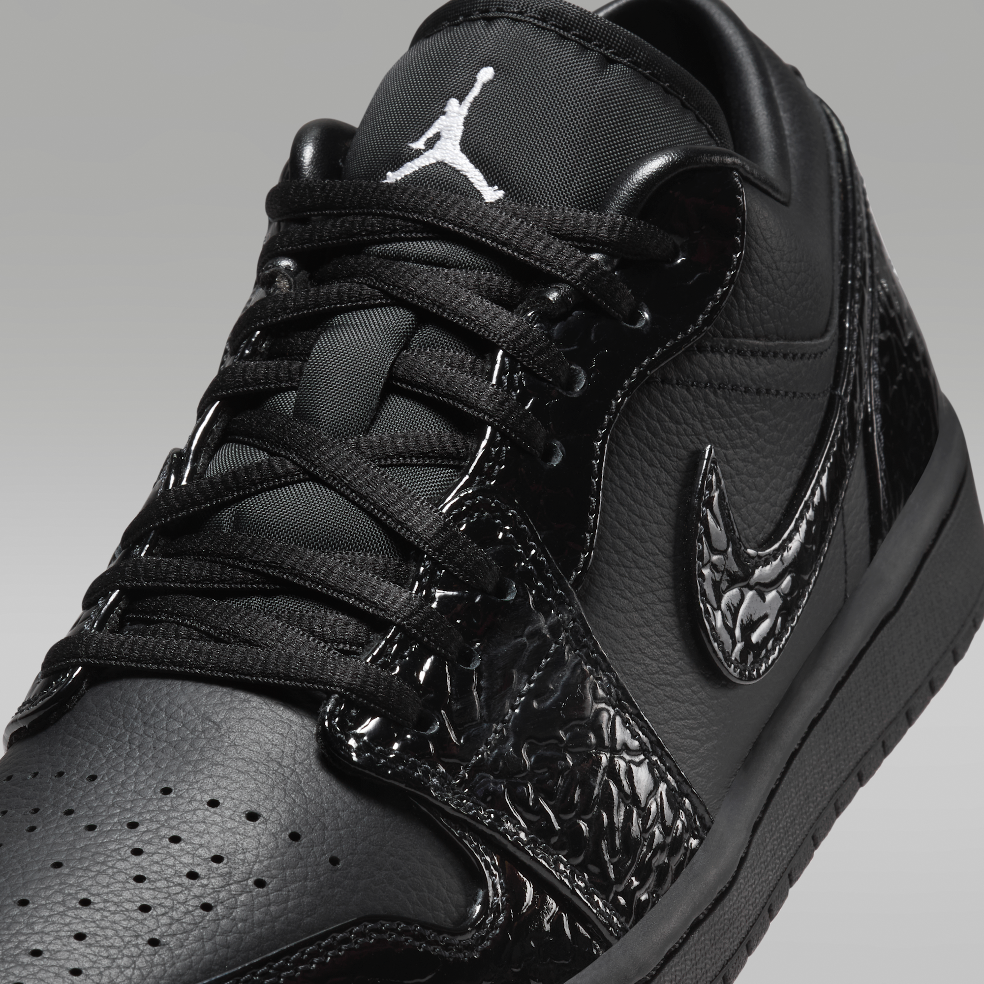 Air Jordan 1 Low SE - Μαύρο/Λευκό/Metallic Silver/Μαύρο - 7