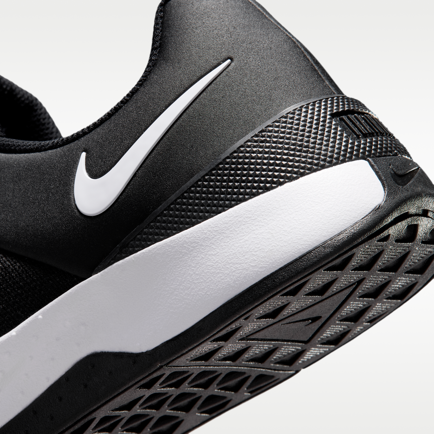 Nike MC Trainer 4 - Μαύρο/Λευκό - 8