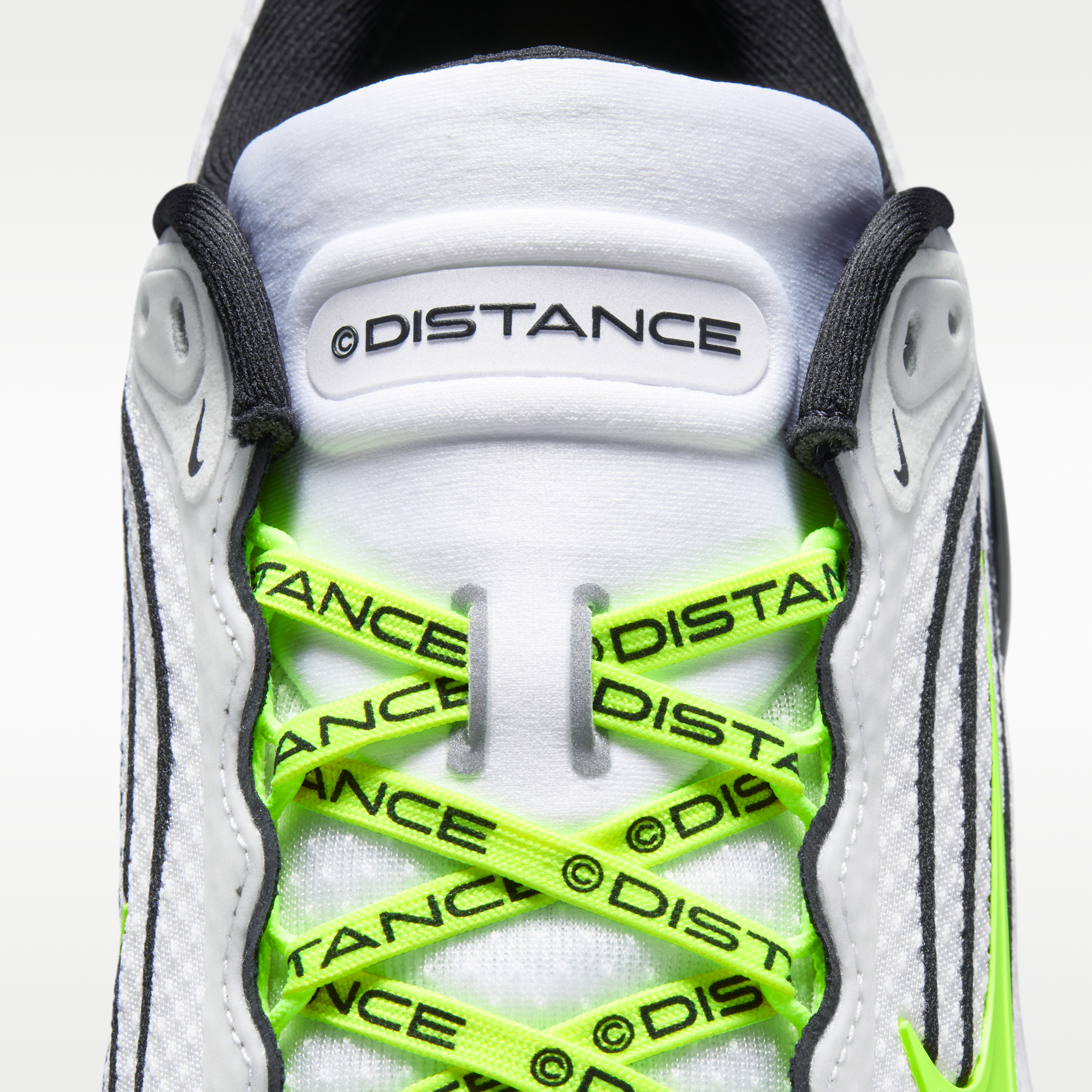 Nike Vomero Plus x DISTANCE - Λευκό/Μαύρο/Volt/Metallic Silver - 9