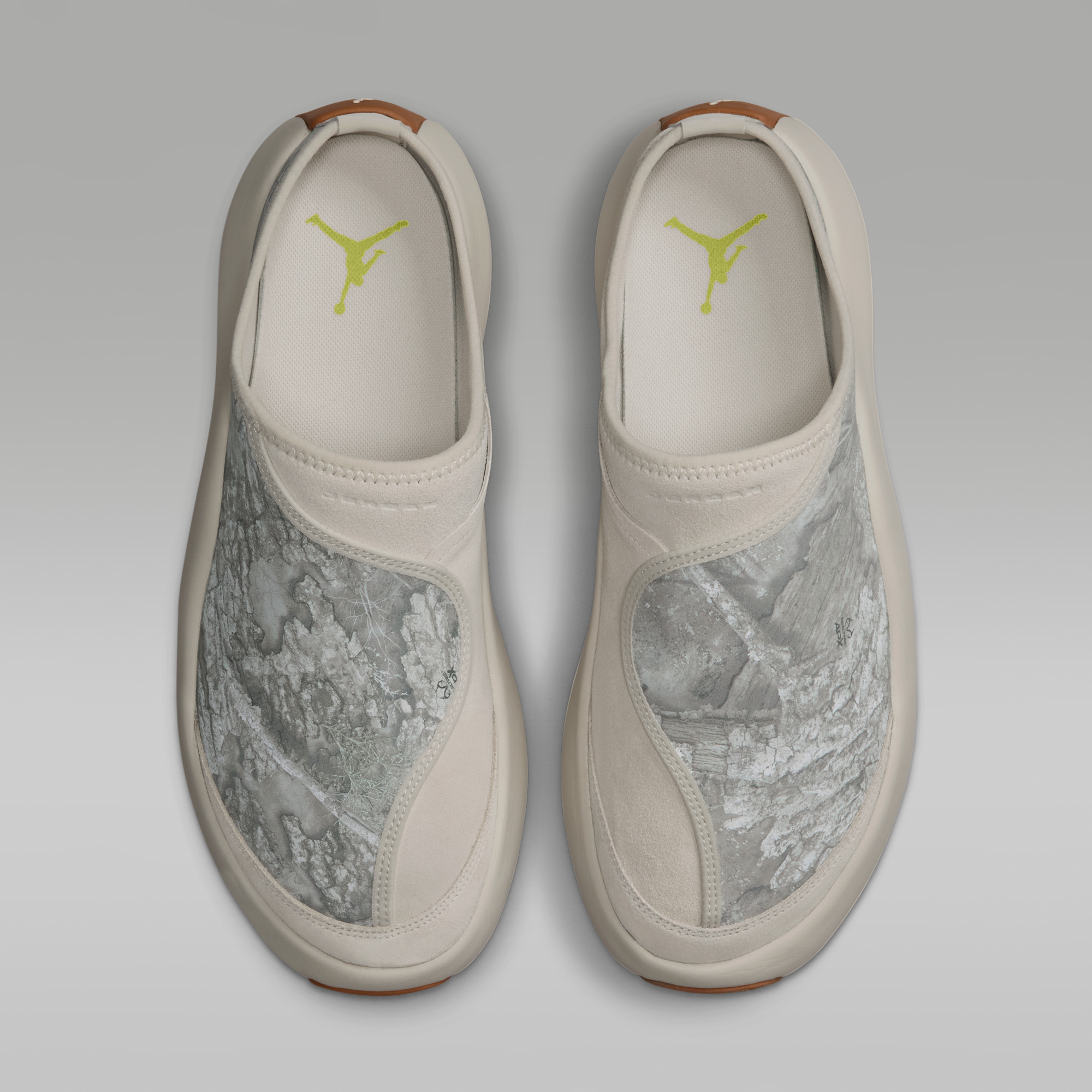 Jordan Future - Light Orewood Brown/Gum Medium Brown/Bright Citron - 4