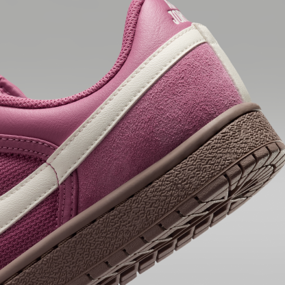 Air Jordan Skyline Low - Desert Berry/Μαύρο/Gum Medium Brown/Sail - 8
